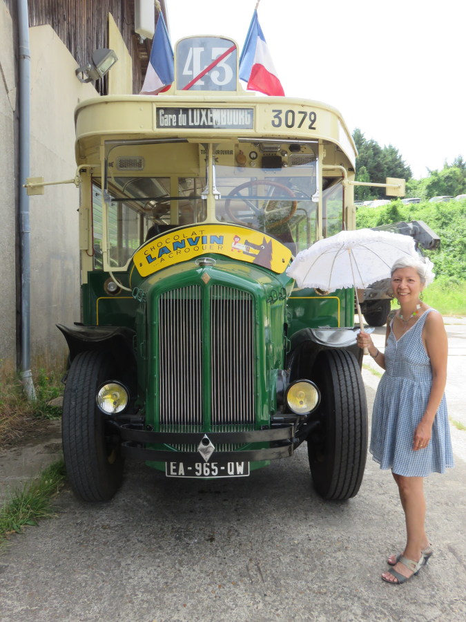 kimie-quach-artiste-pluridisciplinaire-essonne-savigny-sur-orge-asso-ademas-sprargue-thomson-versailles-bus-ancien
